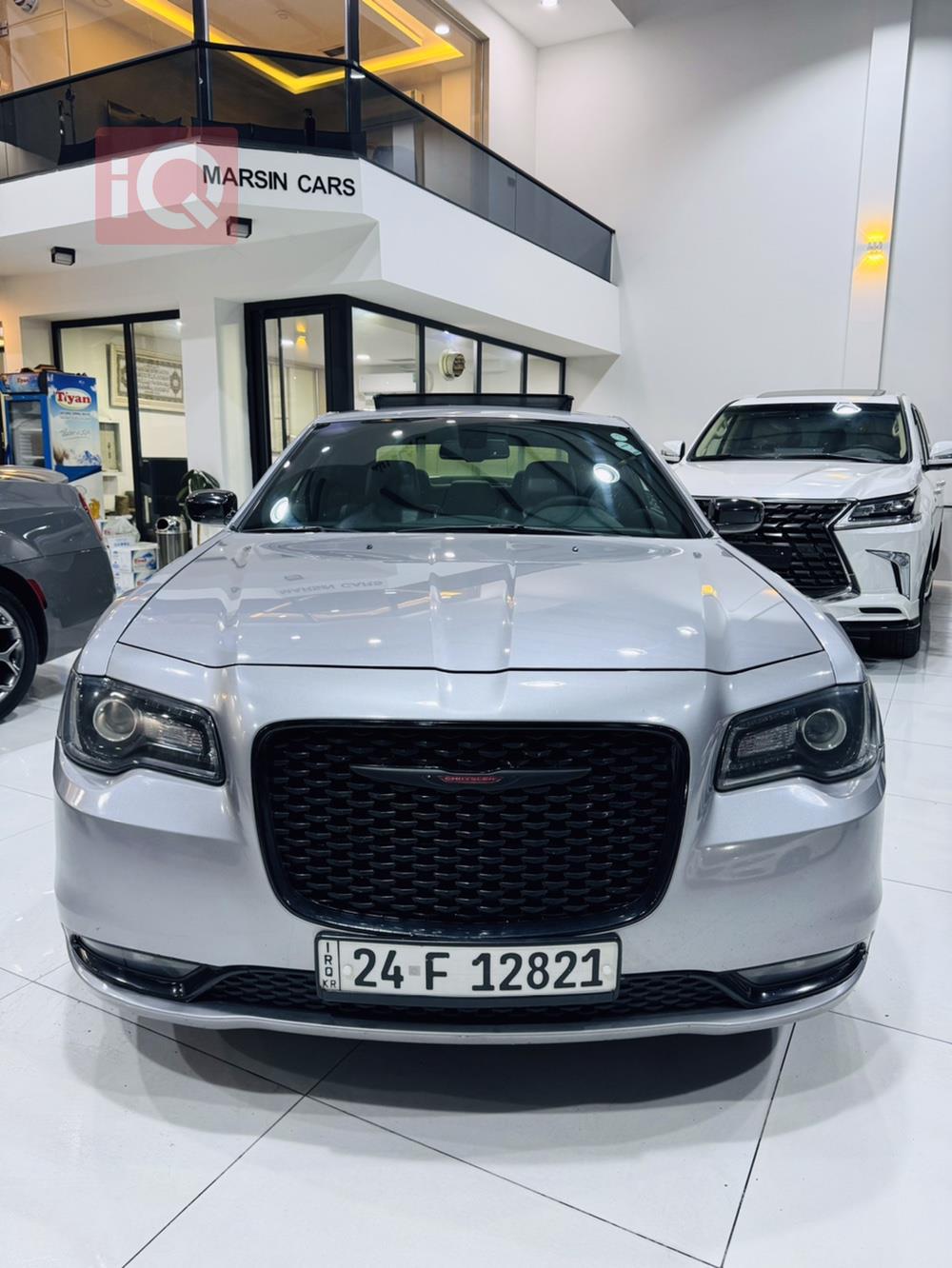 کرایسلەر 300